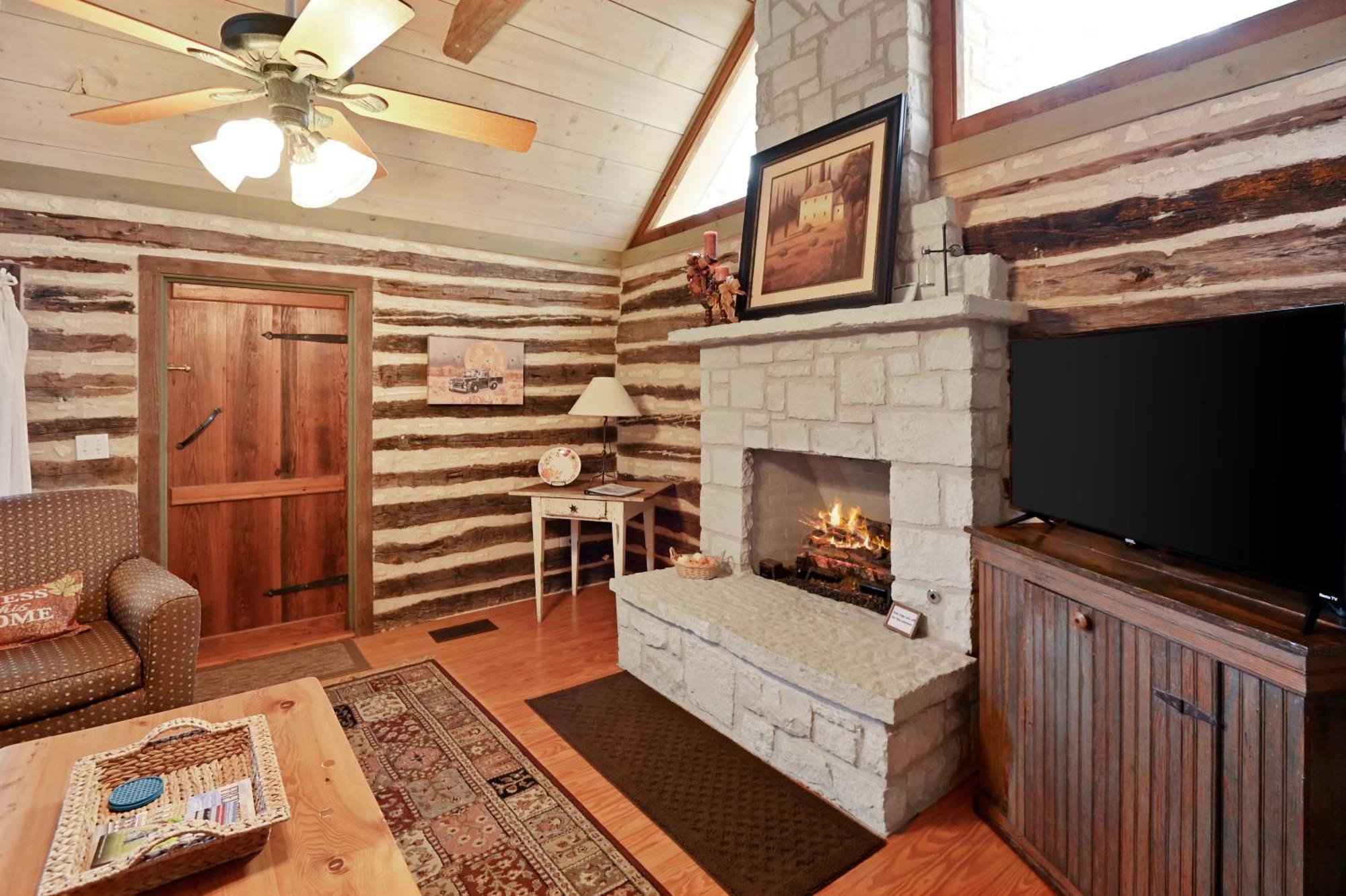 Cabins On Knopp School-Chula Vista Cabin 프레드릭스버그 외부 사진